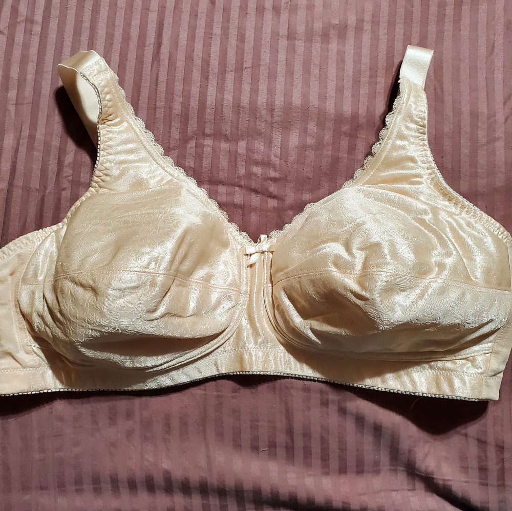 Classique post mastectomy fashion bra size 42A NEW Color Blush Beige
